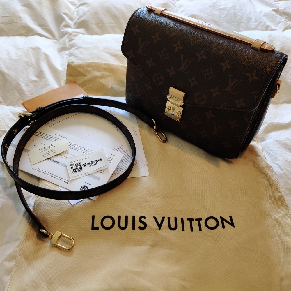 Louis Vuitton POCHETTE METIS